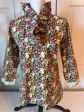Double Ruffled Neck Floral Blouse Devon Baer XS Greek key trim cotton